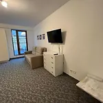 Coroni Studio With Jacuzzi