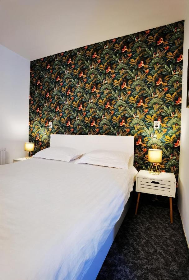 Coroni With Jacuzzi Apartment