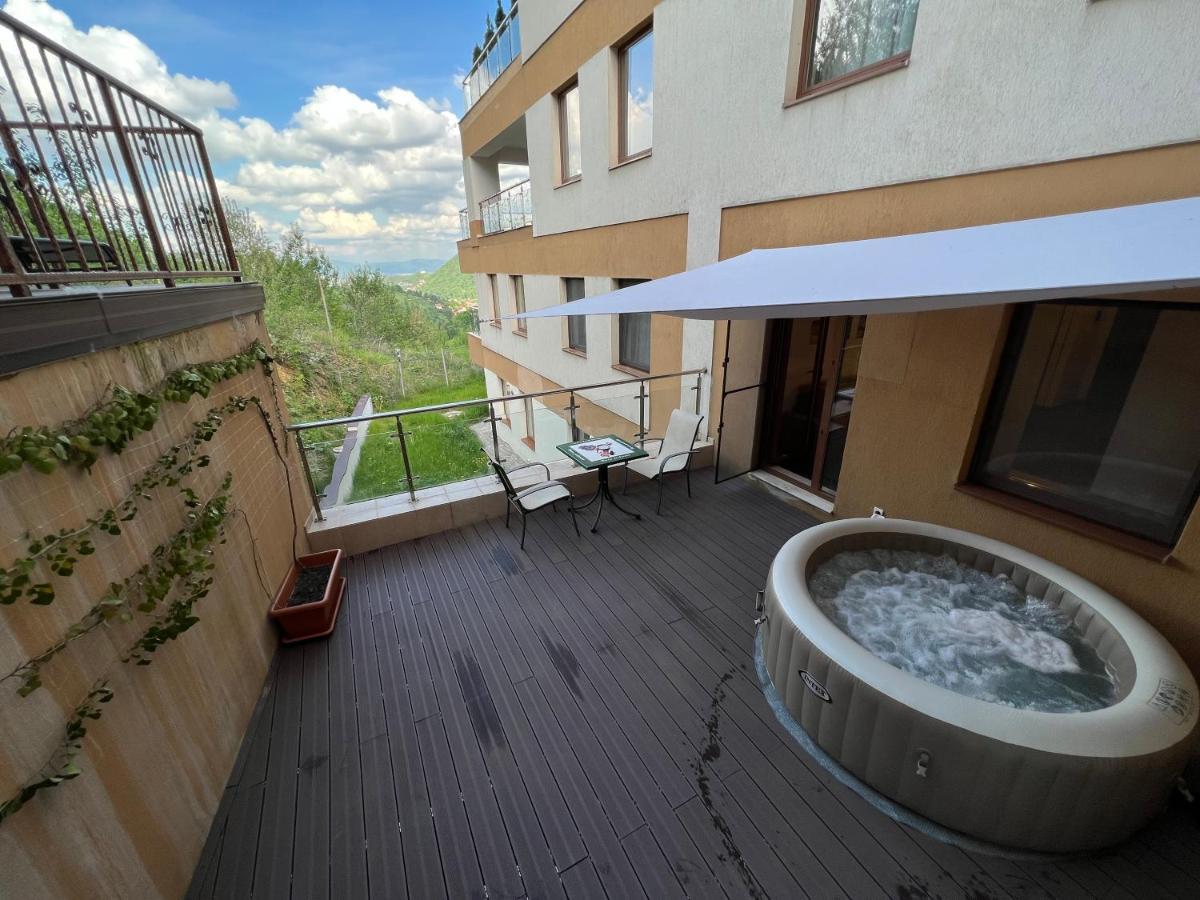 Coroni With Jacuzzi Brașov